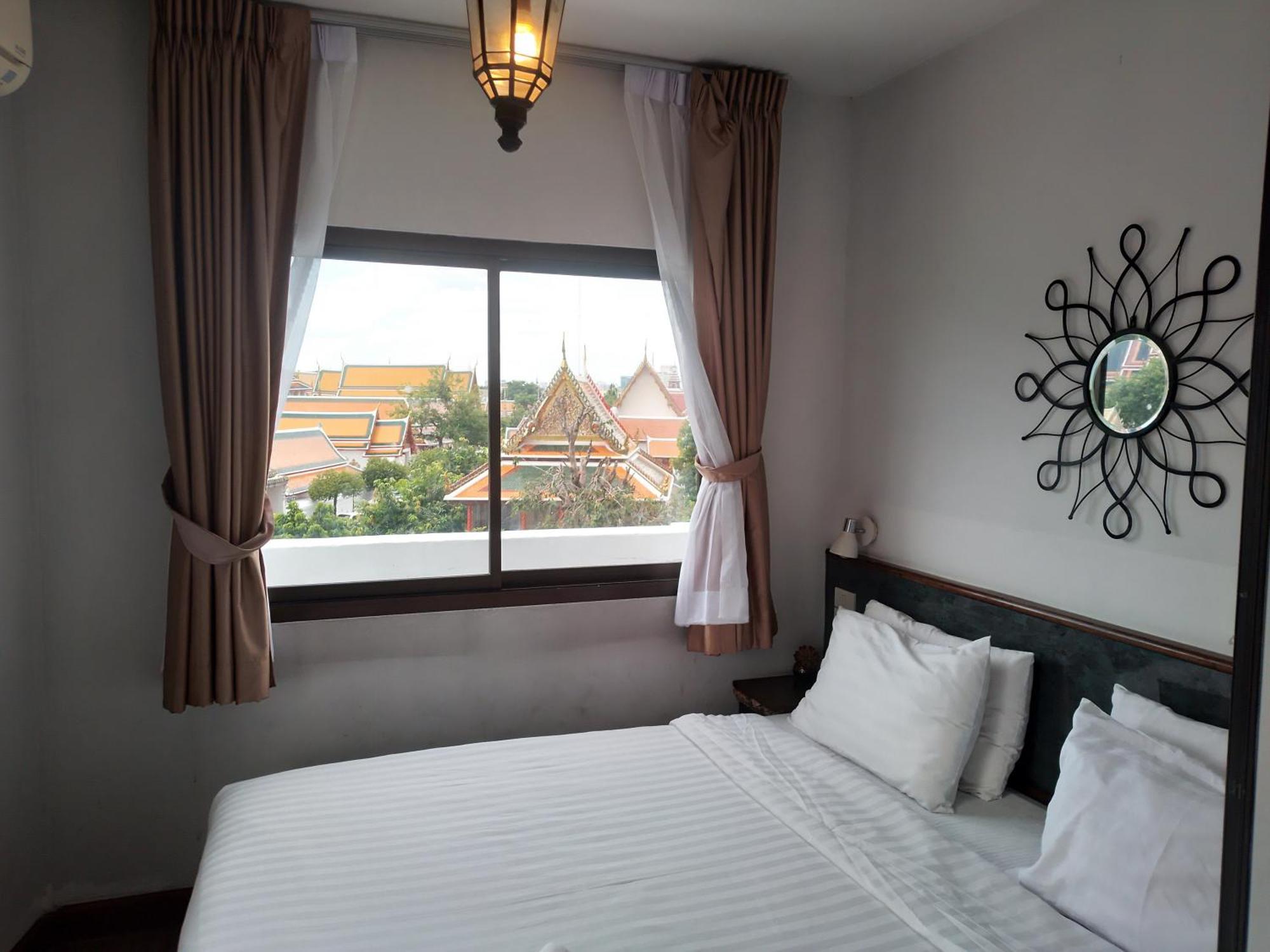 Chetuphon Gate Hotel Bangkok Exterior photo