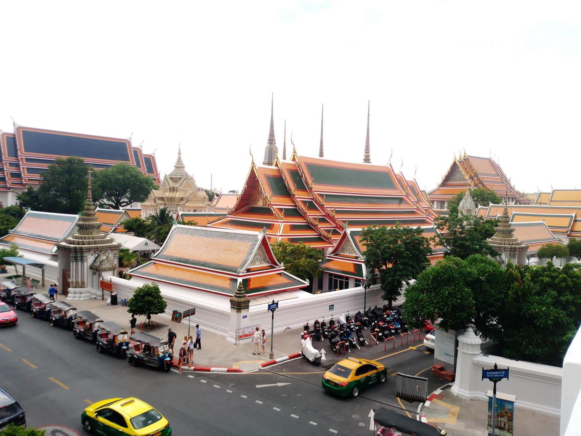 Chetuphon Gate Hotel Bangkok Exterior photo