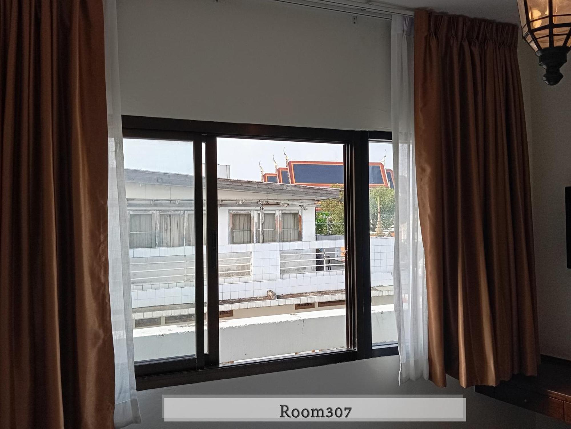 Chetuphon Gate Hotel Bangkok Exterior photo
