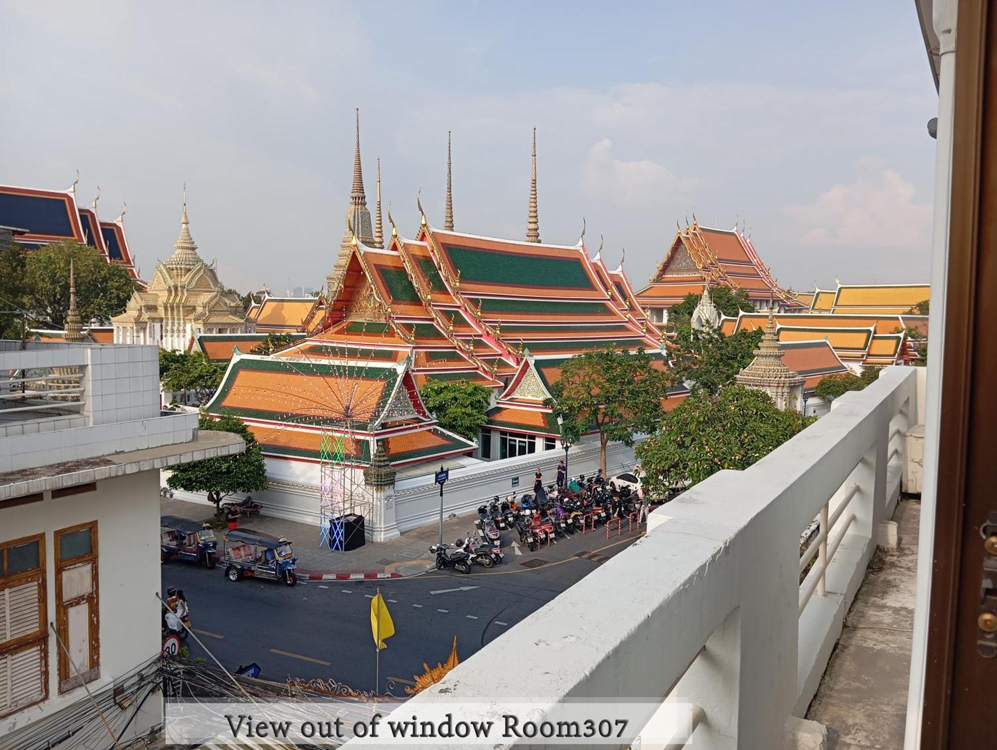 Chetuphon Gate Hotel Bangkok Exterior photo