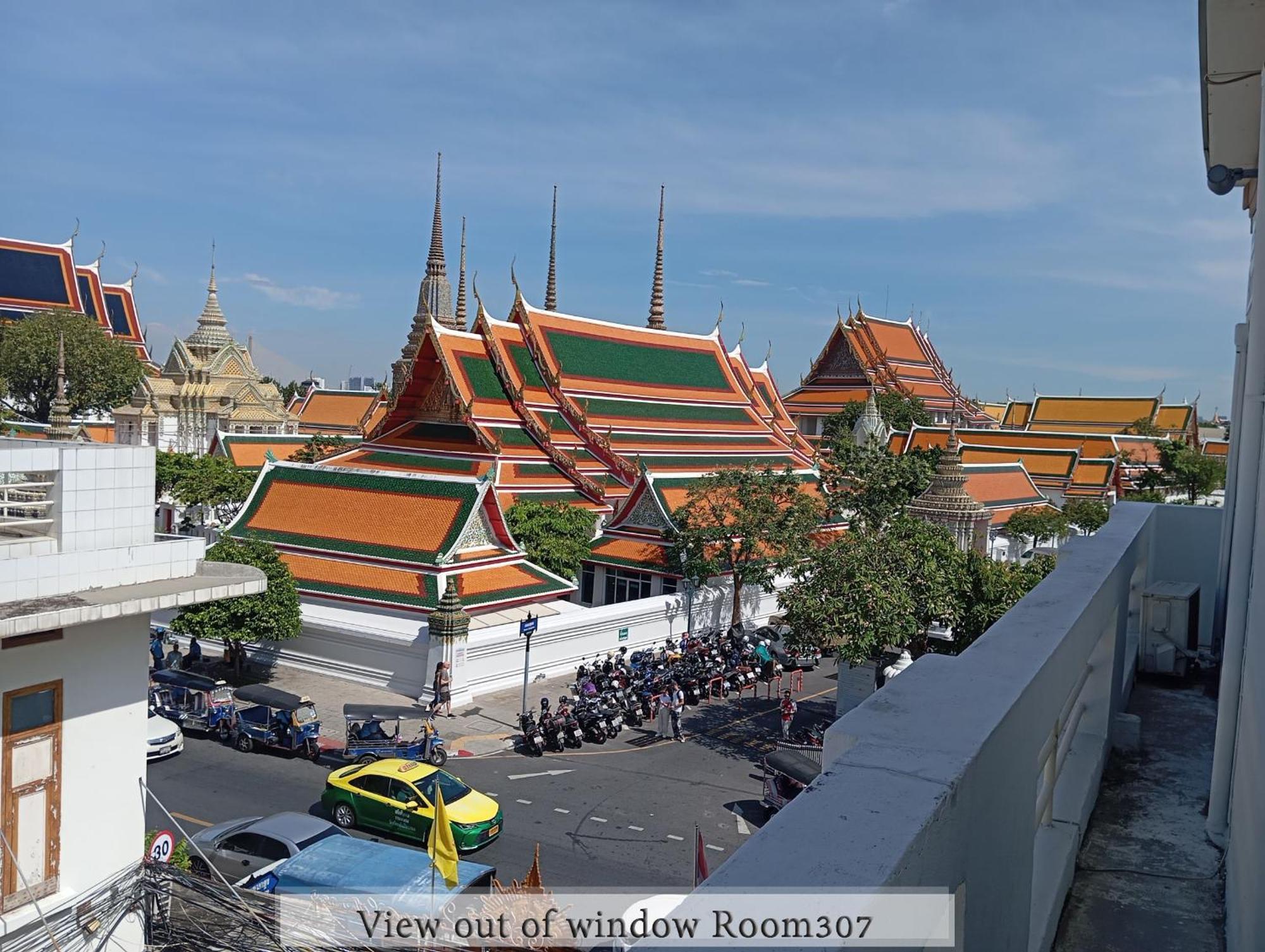 Chetuphon Gate Hotel Bangkok Exterior photo